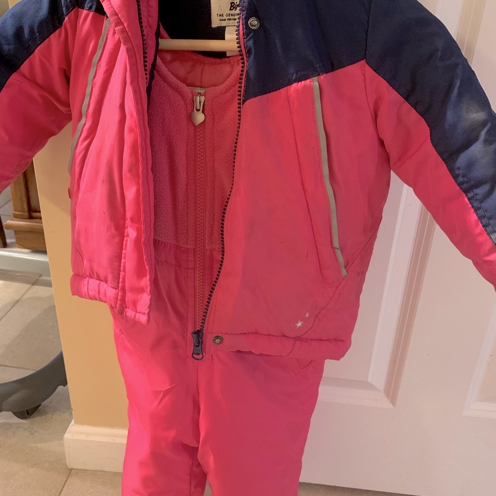 Oshkosh snow pant and jacket size 2T pink suit
